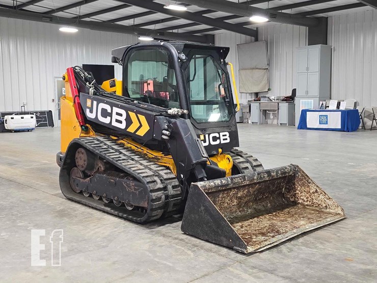 2022-jcb-3ts-8t-image-2