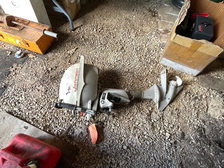 #3351-•-johnson-3hp-seahorse-outboard-motor-image-4