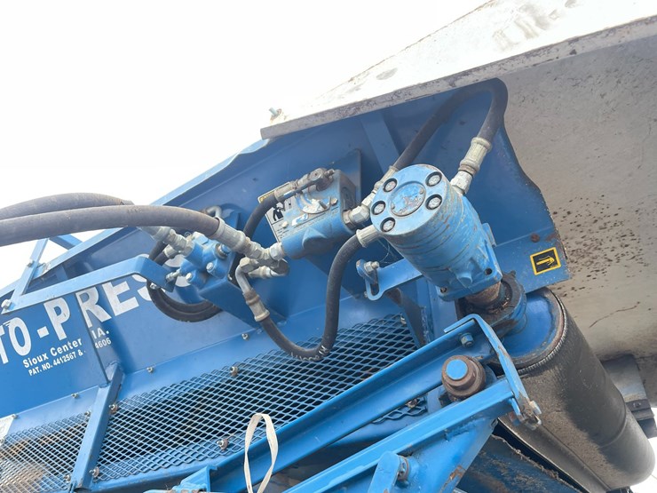 #1005-•-2008-9'-roto-press-bagger-image-30