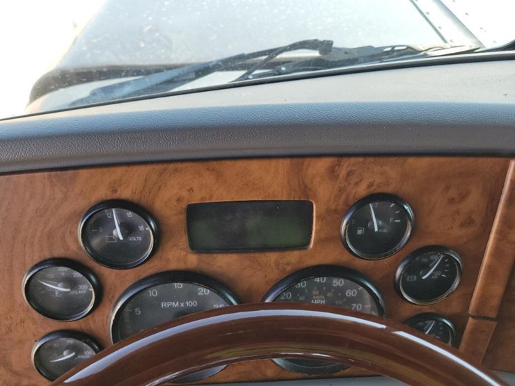 2006-peterbilt-379-image-40