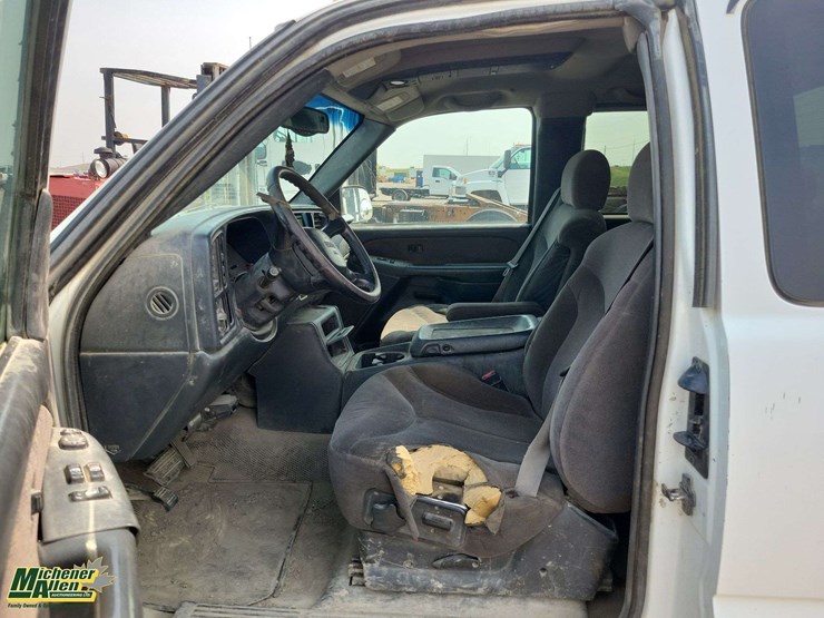 2001-gmc-sierra-3500-image-14
