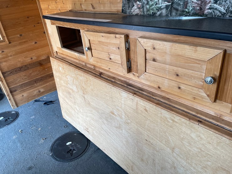 #5815-•-2012-ice-castle-ml-edition-ice-house/camper-(sells-with-paperwork-to-obtain-title)-image-41