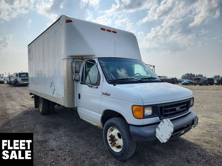 2007-ford-e350-image-21