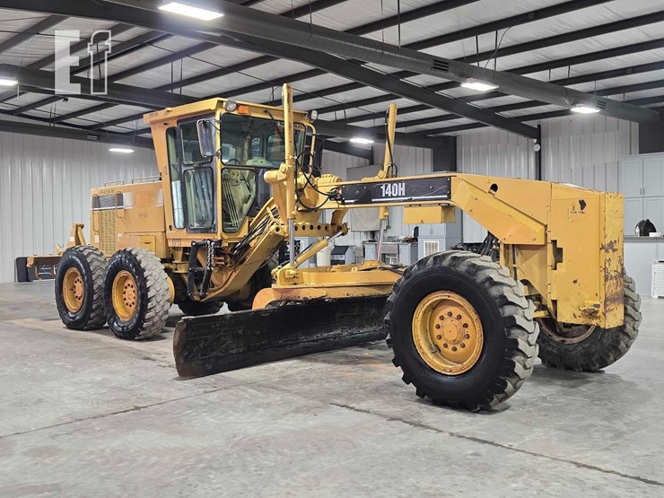 2001-caterpillar-140h-image-2
