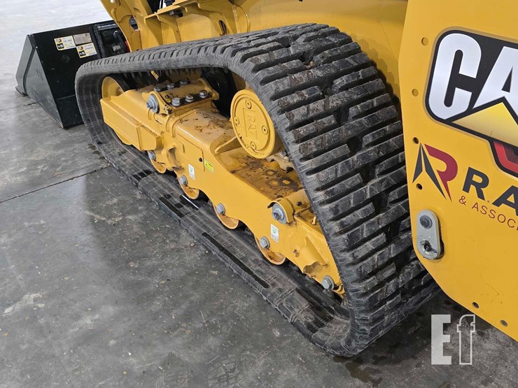 2025-caterpillar-255-image-31