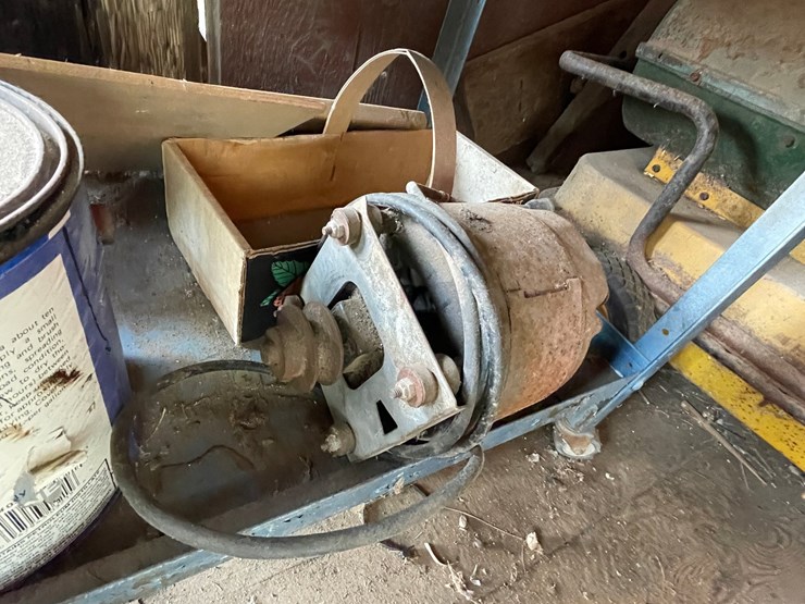 #2330-•-rolling-workbench-with-contents-image-3