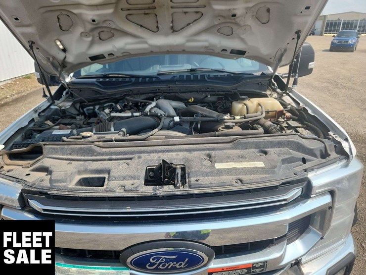 2021-ford-f550-image-28