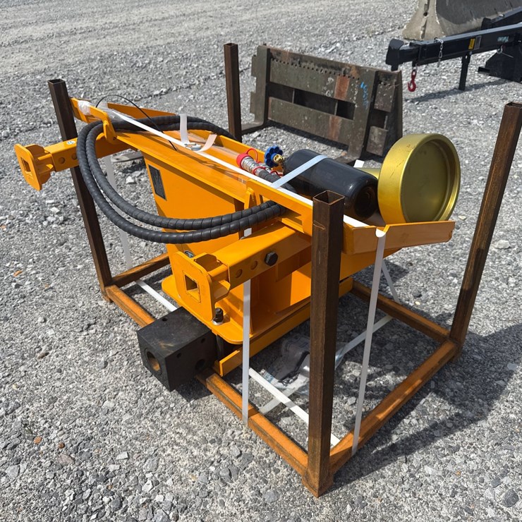 #2003 • Unused Future SD680 Skid Steer Pile Hammer ADZC680260583 INV#48823