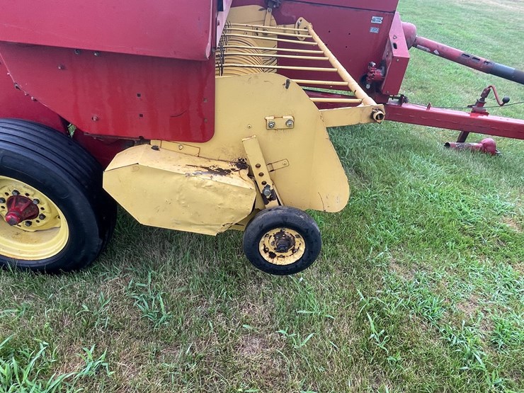 new-holland-570-image-25