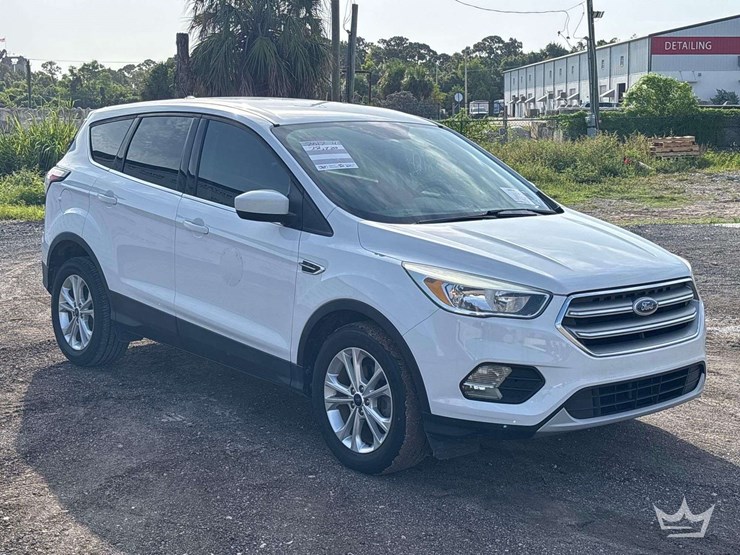 2017-ford-escape-image-2