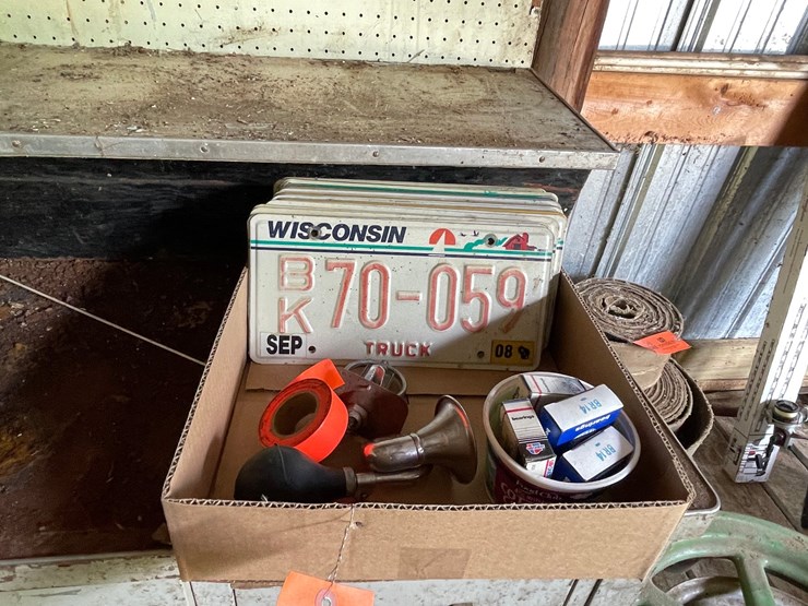 #3358-•-metal-desk-and-various-wisconsin-license-plates-image-6