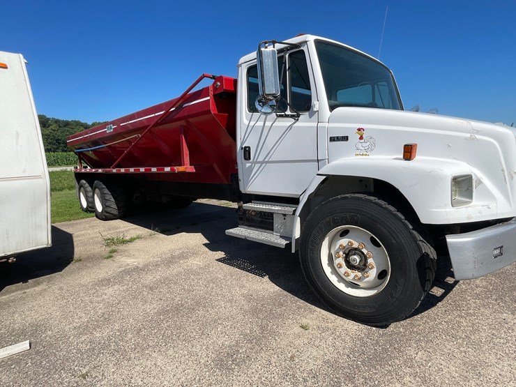 1995-freightliner-fl80-image-4