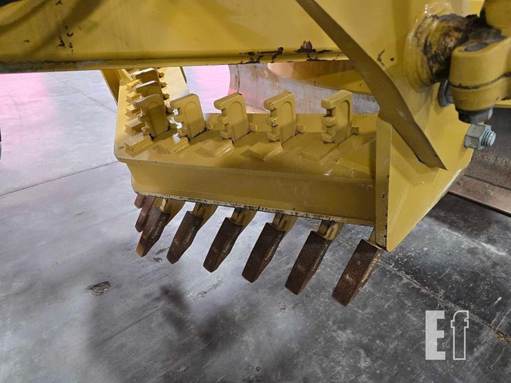 2021-caterpillar-120-image-13