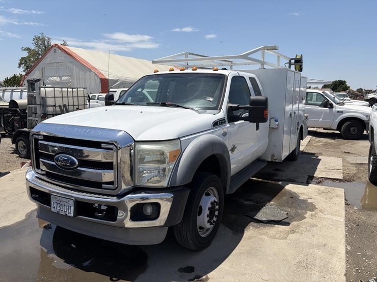 2012-ford-f550-image-1