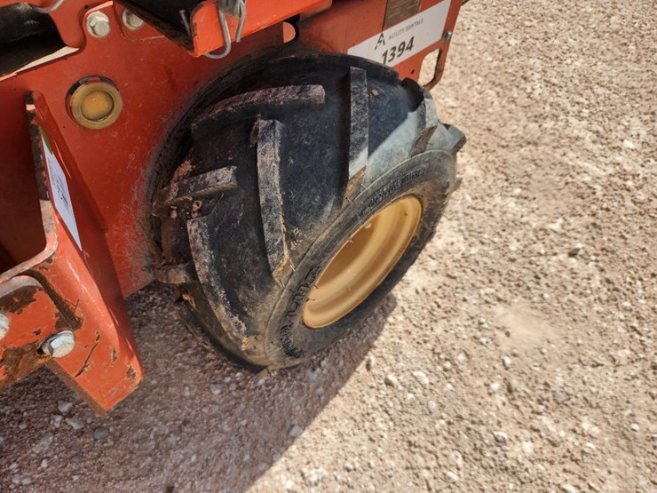 2011-ditch-witch-rt12-image-8