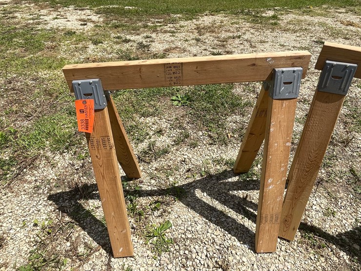 #3338-•-(2)-menards-wood-sawhorses-image-9