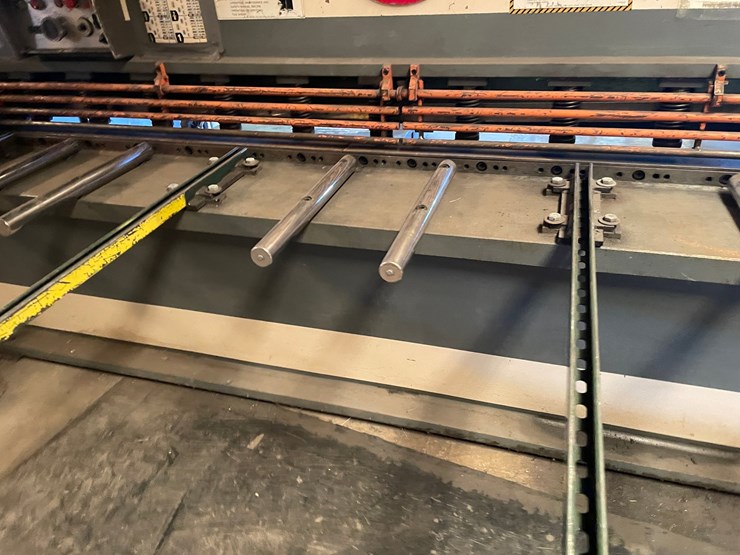 #1300-•-heller-10'-sheet-metal-shear-image-5