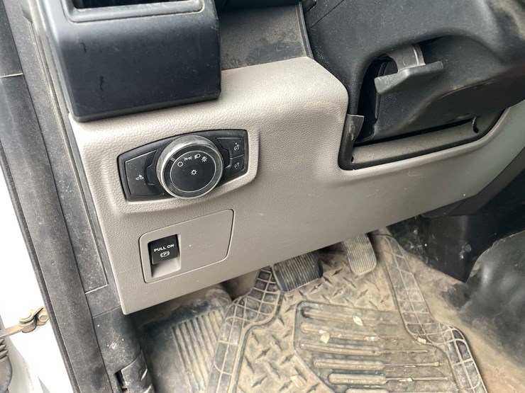 2016-ford-f150-image-47