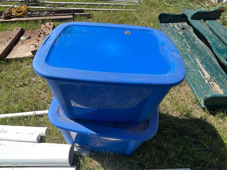 #3224-•-tractor-parts,-trailer-tie-downs,-and-various-pvc-pipe-image-9
