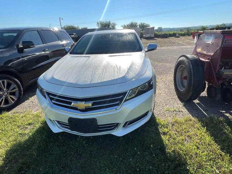 #1010-•-2014-chevy-impala-ltz-(has-wi-title)-image-2
