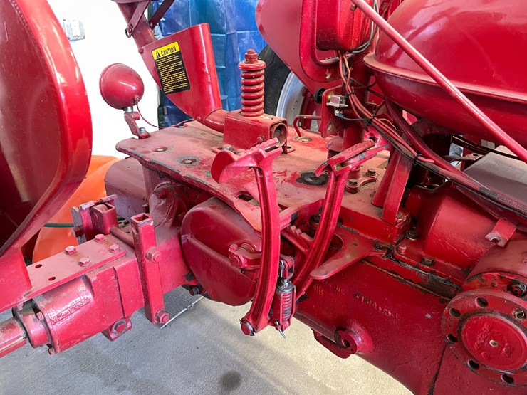 #1039-•-mccormick-farmall-h-tractor-(galesville,-wi)-image-13