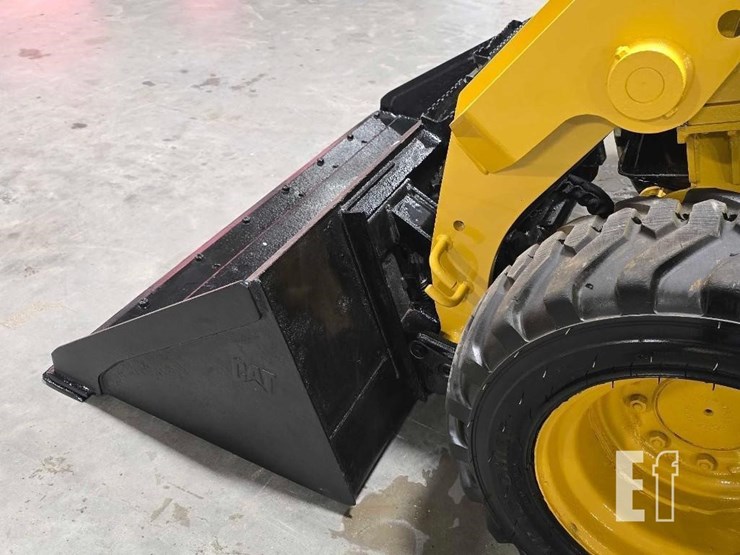 2018-caterpillar-226d-image-12