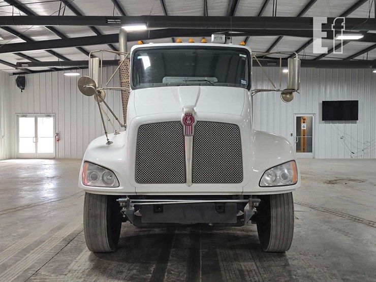 2020-kenworth-t370-image-7
