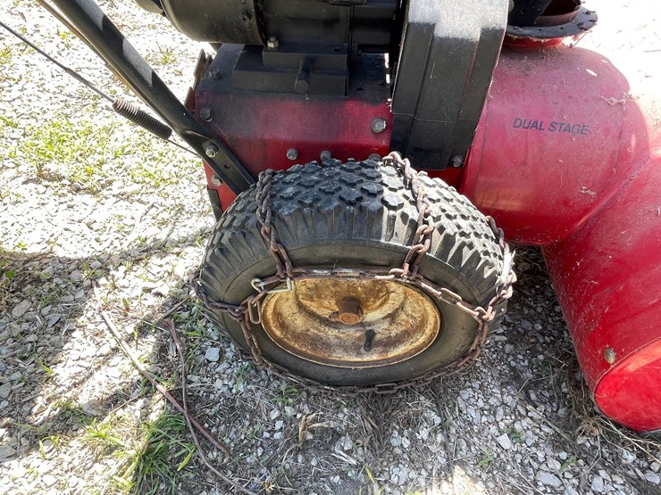 #3321-•-estate-28"-snow-blower-image-13