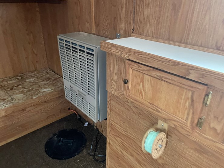 #5819-•-2004-ice-trailer-(sells-bill-of-sale)-image-21