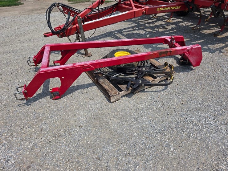 44'-sunflower-5055-44-field-cultivator-image-7