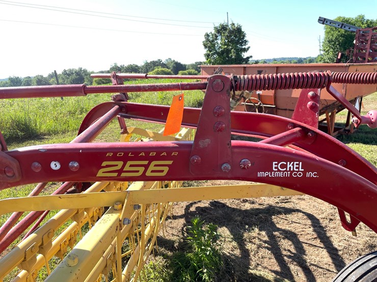 new-holland-256-image-14