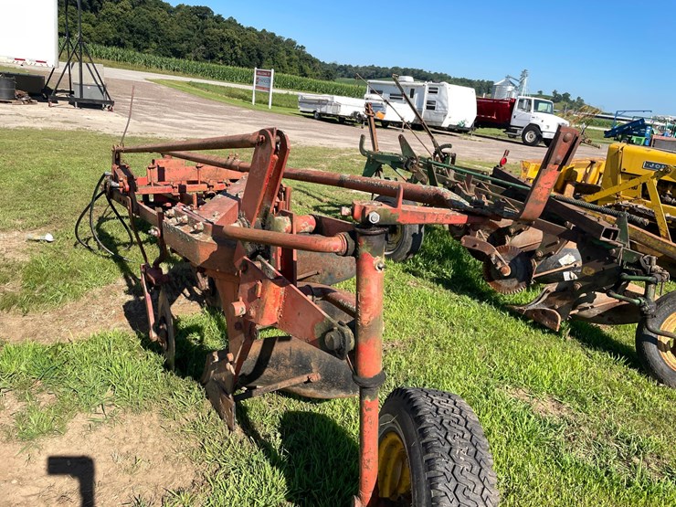 #2094-•-massey-ferguson-plow-image-6