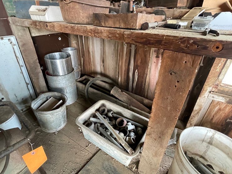 #2336-•-everything-under-workbench-image-1
