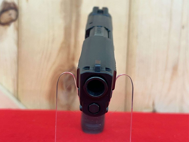 s&w-model-m&p-.45-acp-semiauto-pistol-image-6