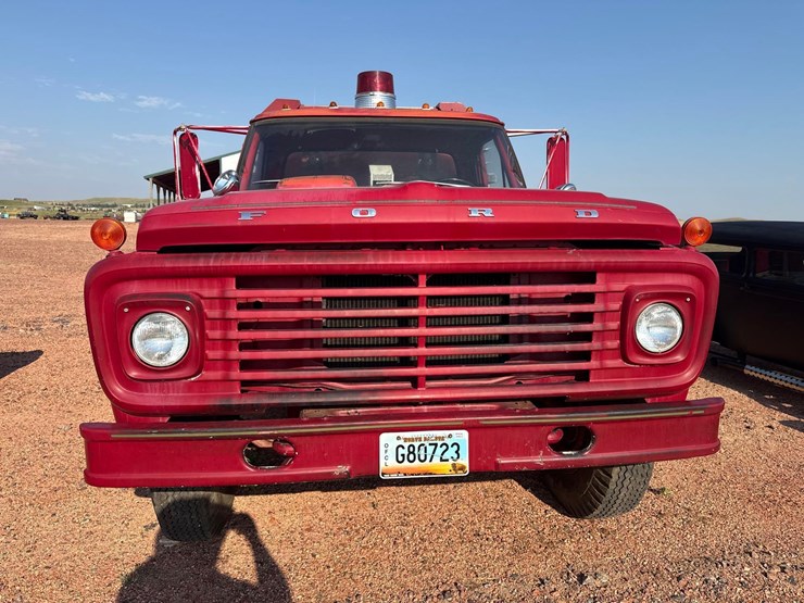 1970-ford-fire-truck-image-2