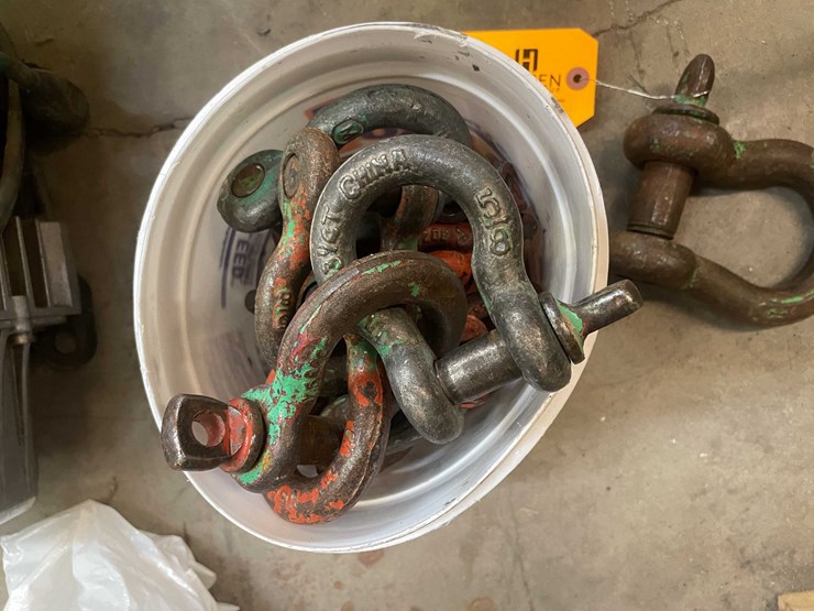 #4075-•-assortment-of-clevis's-image-4