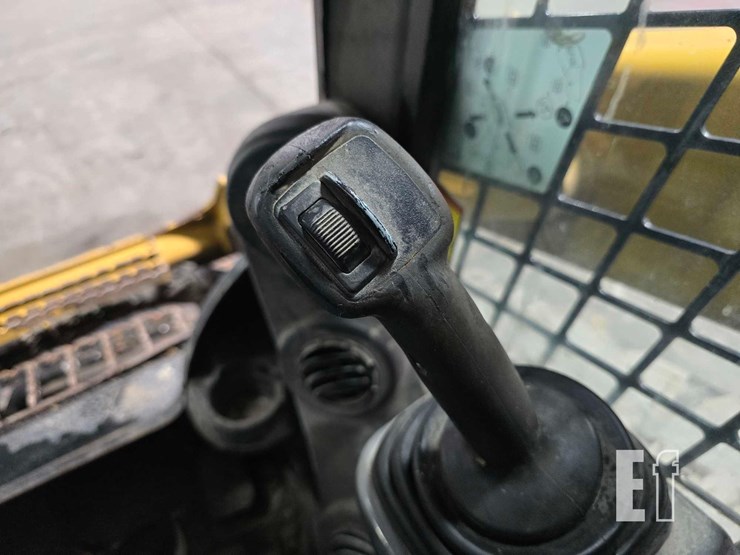 2018-caterpillar-289d-image-17