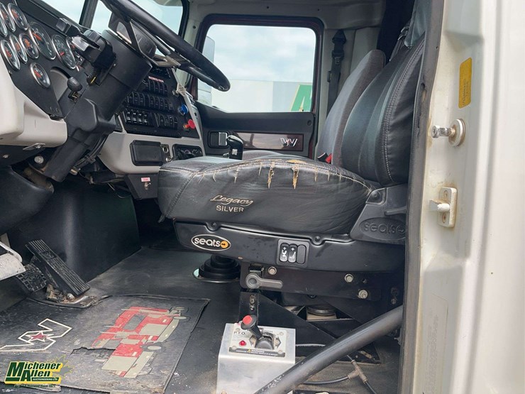 western-star-4900-image-13