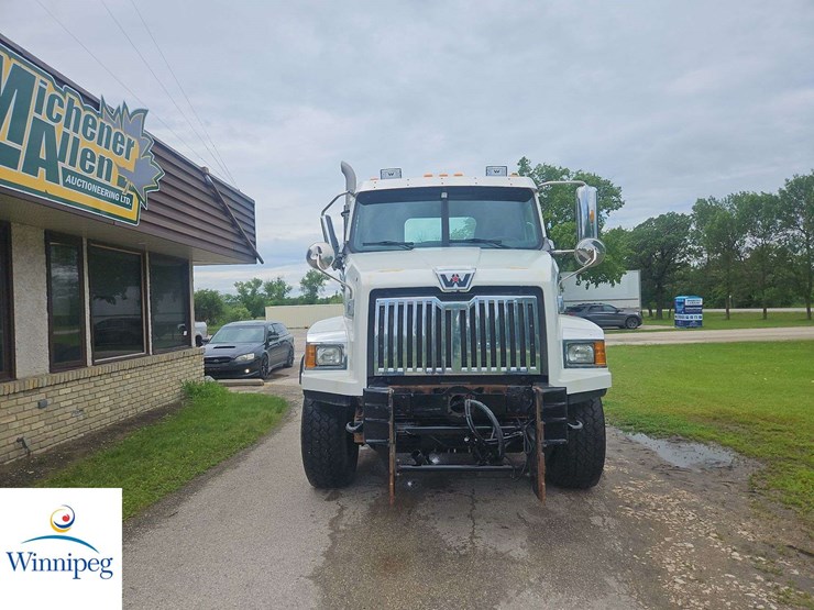2014-western-star-4700-image-10