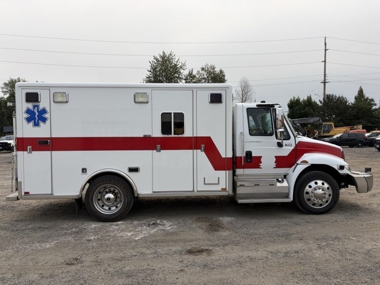 2002-international-durastar-4400-image-3