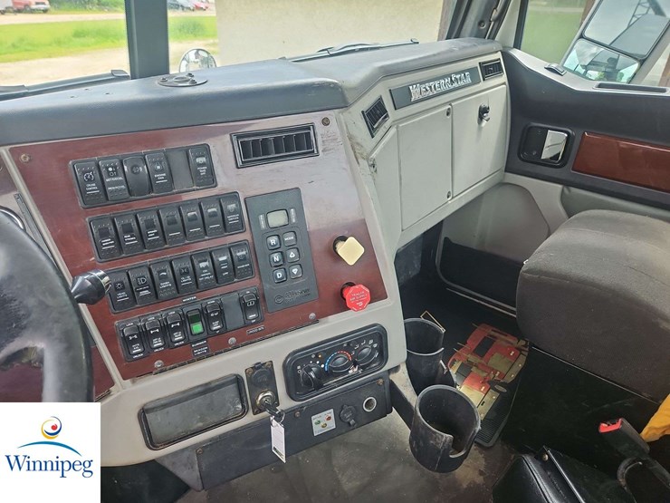 2014-western-star-4700-image-23