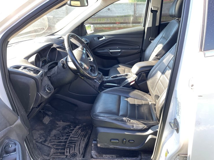 2014-ford-escape-titanium-image-30