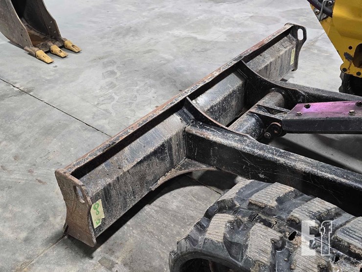 2019-caterpillar-303.5e2-cr-image-16