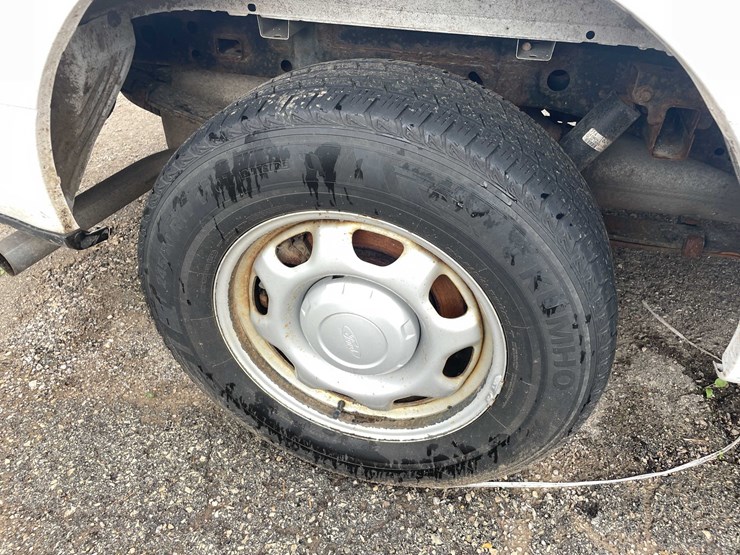 2017-ford-f150-xl-image-73