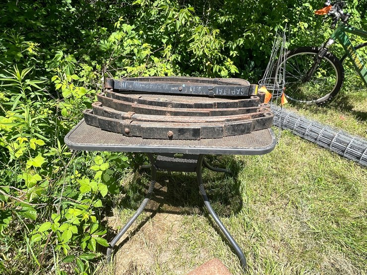 #3303-•-metal-table-and-(7)-trailer-springs-image-4