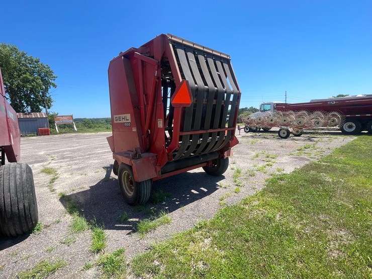 #1024-•-gehlbale-1500-baler-image-6
