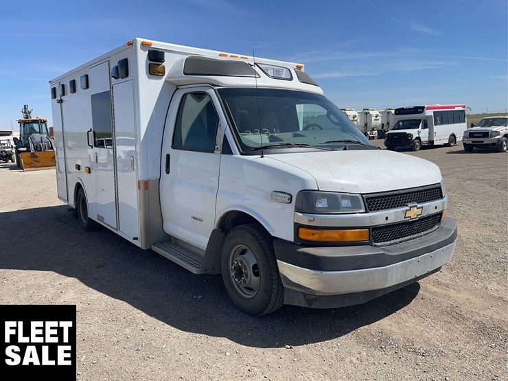 2020-chevrolet-express-s/a-ambulance-image-2