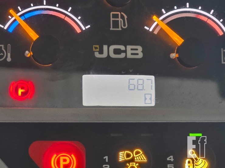 2022-jcb-3ts-8t-image-19