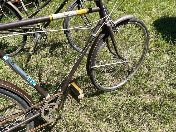 #3300-•-(2)-vintage-his-and-hers-bikes-image-22
