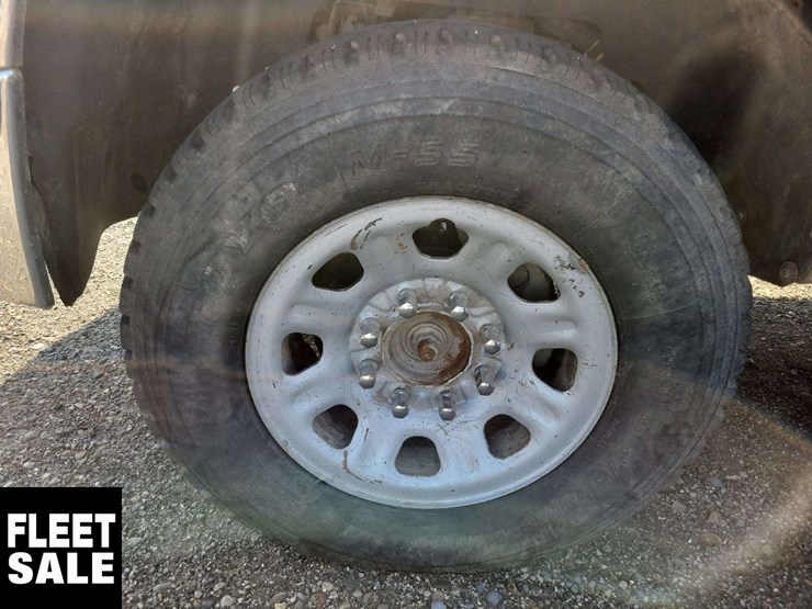 2013-chevrolet-silverado-3500hd-lt-image-9